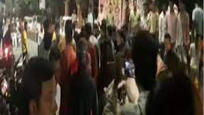 एक दूसरे को दौड़ा-दौड़ाकर पीटा, जमकर चले लात-घूंसे; पैसे के लेनदेन का विवाद