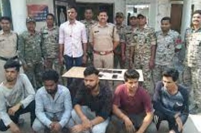 पिछले 19 दिनों में पुलिस ने आईपीएल क्रिकेट सट्टा में छापा मारकर 29 सटोरियों को पकड़ा है