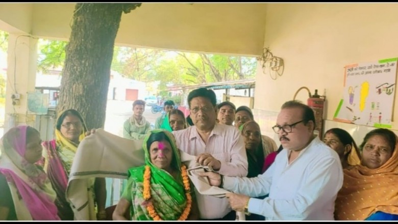 कर्मचारी की सेवानिवृत्ति पर निगम ने सम्मानित किया: