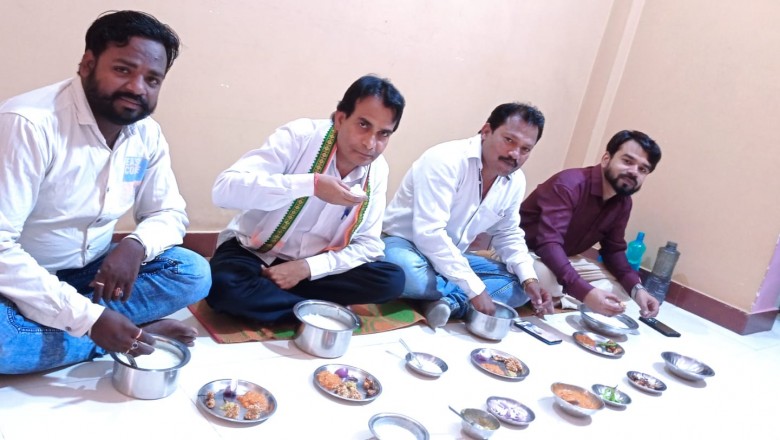 विधायक, महापौर, सभापति, आयुक्त ने     बोरे बासी खाकर मजदूरों का बढ़ाया मान