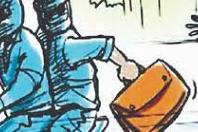 कैशियर से दिनदहाड़े 10 लाख रुपए की लूट : आरोपियों की तलाश में जुटी पुलिस