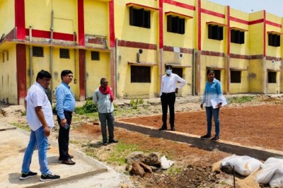 आयुक्त प्रकाश सर्वे ने आत्मानंद स्कूल का किया निरीक्षण, 30 मई तक कार्य कंप्लीट करने अधिकारियों को दिया अल्टीमेटम