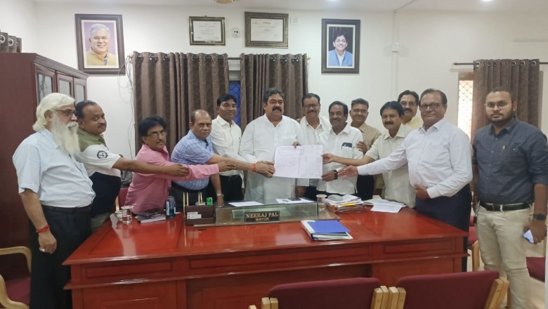 भिलाई स्टील सिटी चेंबर ऑफ कॉमर्स के पदाधिकारियों ने महापौर नीरज पाल और आयुक्त प्रकाश सर्वे को सौंपा विभिन्न मांगों के लिए ज्ञापन,