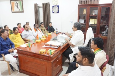नगर पालिक निगम भिलाई के महापौर नीरज पाल पानी की समस्याओं को लेकर बेहद गंभीर है।