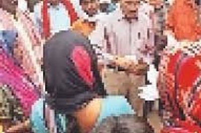 हर कार्ड में प्रति सदस्य 5 किलो एक्स्ट्रा चावल देना था, सेल्समैन ने नहीं दिया