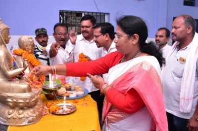 महापौर प्रातः पहुॅची वार्डो में, सफाई व्यवस्था का लिया जायजा