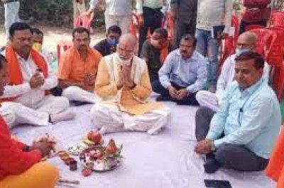 खुद के पैसे से सड़क बनवा रहा जैन समाज राजनांदगांव