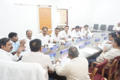 महापौर परिषद की बैठक में लिया गया महत्वपूर्ण फैसला, नंदनी रोड से हटेगी देशी शराब दुकान, शहर हित में महापौर परिषद से दर्जनों प्रस्ताव पारित