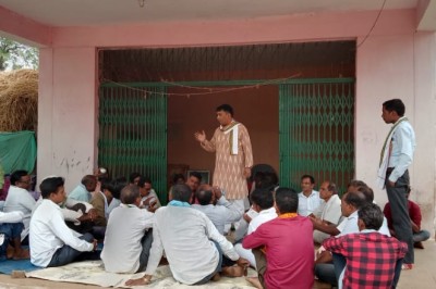 डोंगरगांव विधानसभा के विभिन्न बैठकों में शामिल हुए महेंद्र यादव
