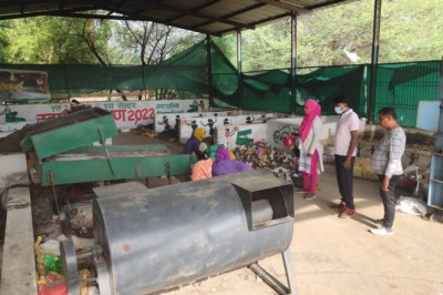निगम आयुक्त ने किया एसएलआरएम सेंटर का निरीक्षण, कचरो के निष्पादन प्रक्रिया में तेजी लाने के दिए निर्देश