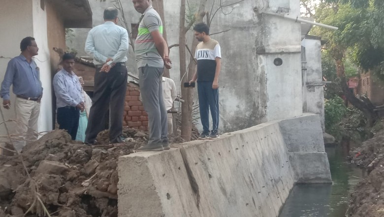 शंकर नाला कार्य के शेष बचे छोटे से पुलिया कार्य में लेट लतीफ पर कमिश्नर ने लगाई ठेकेदार को फटकार : 20 जुन तक पूरा नही करने पर सख्त कार्यवाही हेतु नोटिस