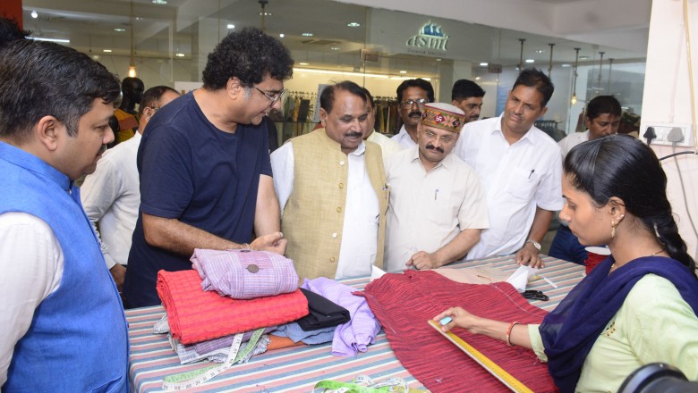 सूक्ष्म, लघु और मध्यम उद्यम केन्द्रीय राज्य मंत्री भारत शासन श्री भानु प्रताप सिंह वर्मा ने किया राजनांदगांव जिले में विभिन्न संस्थाओं का निरीक्षण