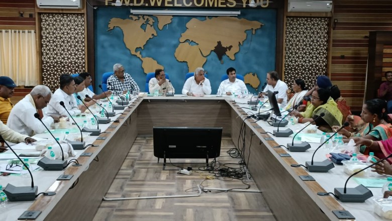 सामाजिक प्रास्थिति प्रमाण पत्र बनाने की विस्तृत जानकारी देने हेतु नगर निगम दुर्ग द्वारा आयोजित की गई कार्यशाला