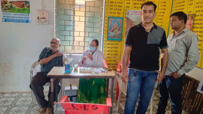 ग्राम पंचायत सगनी धमधा में कोरोना से बचने लगाया गया बूस्टर डोज