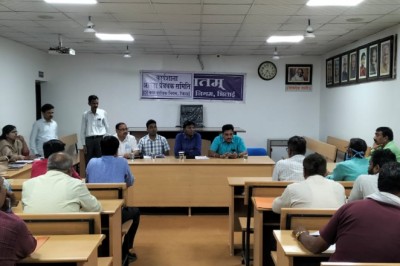 बारिश में किसी प्रकार की आपदा से निपटने भिलाई निगम तैयार, निगम आयुक्त प्रकाश सर्वे ने निगम के आला अधिकारियों की ली बैठक