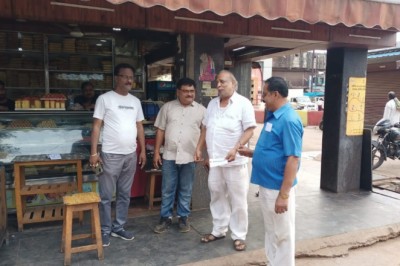 अग्रवाल स्वीट्स के संचालक ने किया था नाली जाम, आयुक्त ने लगाया 10 हज़ार का जुर्माना