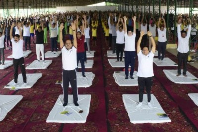 अंतर्राष्ट्रीय योग दिवस के अवसर पर उत्साह एवं खुशी के माहौल में जिला स्तरीय योग महोत्सव का आयोजन