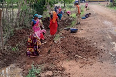 ग्राम पंचायत देवपुरा ग.  में मनरेगा कार्य शुरू