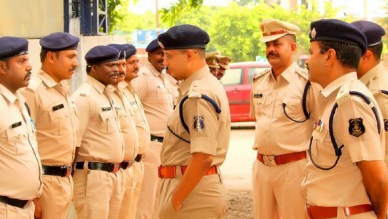 पुलिस अधीक्षक डॉ० अभिषेक पल्लव ने खुर्सीपार थाना का किया निरीक्षण, पुलिसकर्मियों से विभागीय, पारिवारिक एवं अन्य समस्याओं की ली जानकारी