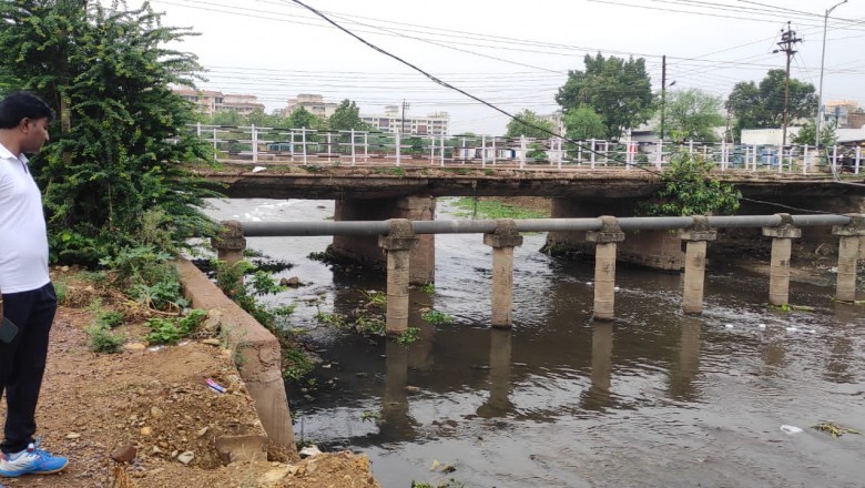 बारिश में नाला सफाई को लेकर विभिन्न क्षेत्रों का निगम आयुक्त प्रकाश सर्वे ने किया निरीक्षण, मॉर्निंग विजिट में सफाई व्यवस्था देखने पहुंचे
