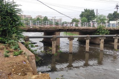 बारिश में नाला सफाई को लेकर विभिन्न क्षेत्रों का निगम आयुक्त प्रकाश सर्वे ने किया निरीक्षण, मॉर्निंग विजिट में सफाई व्यवस्था देखने पहुंचे