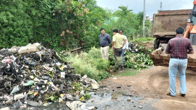 अच्छी निकासी व्यवस्था के लिए शंकर नाला,केलाबाड़ी,कसारीडीह,पोटिया, समेत अन्य नालाओ व नालियों से निकाल रहे है कचरा,सफाई अभियान में पूर्णता की ओर: