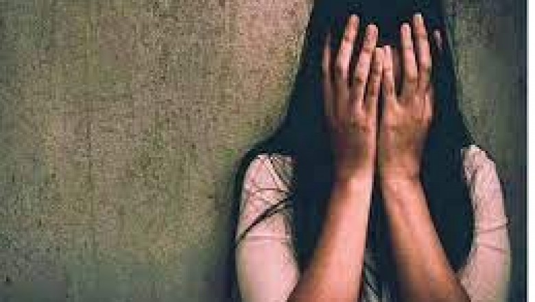 ब्लैकमेल कर 6 माह तक करता रहा दुष्कर्म 13 साल की बच्ची  के साथ ,