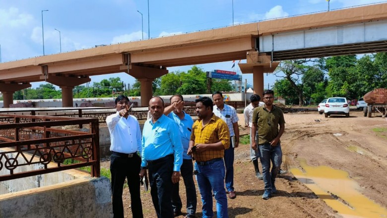 आयुक्त पहुंचे विकास कार्यो का जायजा लेने, जल्द पूर्ण करने अधिकारियों को दिये निर्देश