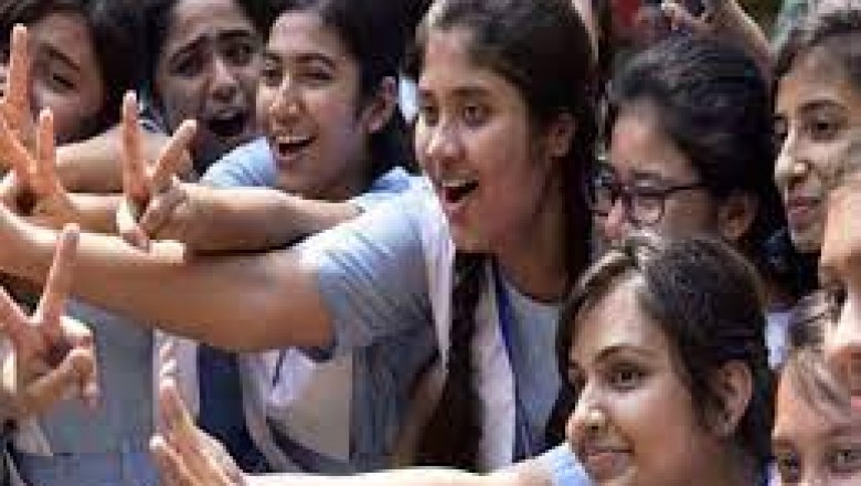 पंजाब स्कूल शिक्षा बोर्ड के 10वीं के रिजल्ट में फिरोजपुर की नैंसी ने किया टॉप, दूसरे पर दिलप्रीत कौर और तीसरे स्थान पर कोमनप्रीत कौर का कब्जा