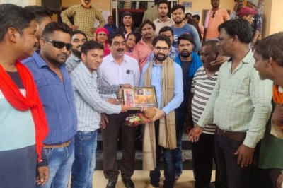 दुर्ग:पूर्व निगमायुक्त ने अंतिम दिन गौठान पहुँचकर विदा लिया,विधायक,महापौर, सभापति एवं सफाई यूनियन ने विदाई दी :