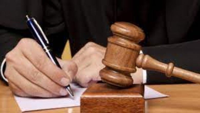 विवादों में रहने वाले आरटीओ ऑफिसर संतोष पाल और उनकी पत्नी पर FIR दर्ज, लोकायुक्त और EOW की विशेष अदालत ने 11 अगस्त तक मांगी रिपोर्ट