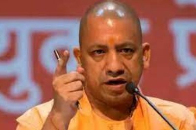 योगी आदित्‍यनाथ सरकार ने प्रदेश के 14 जिलों  के बेसिक शिक्षा अधिकारियों से पूूूछा ,-निगरानी का जिम्‍मा है तो फील्‍ड में क्‍यों नहीं निकलते आप