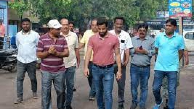 न्यू बस स्टैंड में सड़क पर खड़ी कर दी थीं कंडम गाड़ियां,कलेक्टर ने कहा, एक दिन में हटा लें नहीं तो देना पड़ सकता है दस हजार रुपए तक जुर्माना: