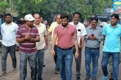 न्यू बस स्टैंड में सड़क पर खड़ी कर दी थीं कंडम गाड़ियां,कलेक्टर ने कहा, एक दिन में हटा लें नहीं तो देना पड़ सकता है दस हजार रुपए तक जुर्माना: