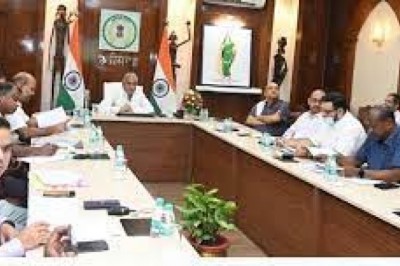 कार्यो के प्रति लापरवाही करने वाले इंजीनियरों के विरुद्ध होंगी शख्त कार्यवाही: आयुक्त