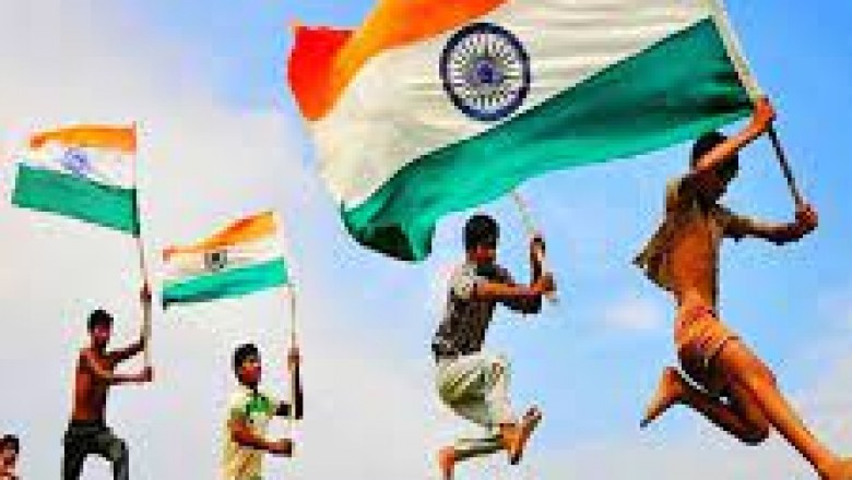 सभी अधिकारियों को हर घर झंडा अभियान की व्यापक तैयारी करने केदिए निर्देश
