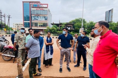 शहर की सुंदरता पर दाग लगाने वालों पर लगेगा जुर्माना, कलेक्टर पुष्पेंद्र मीणा ने भिलाई निगम क्षेत्र के विभिन्न स्थानों का निरीक्षण कर सफाई व्यवस्था का लिया जायजा