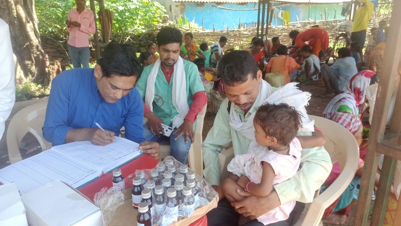 दरभा ब्लॉक में लगे हाट-बाजार से 12,571 ग्रामीणों को मिला स्वास्थ्य लाभ  सात बाजार में अबतक कुल 2695 लोगों की हुई मलेरिया जांच