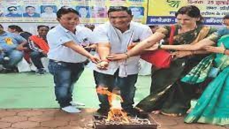 प्रदर्शन:सद्‌बुद्धि के लिए किया यज्ञ, तहसीलदारों ने भी दिया समर्थन