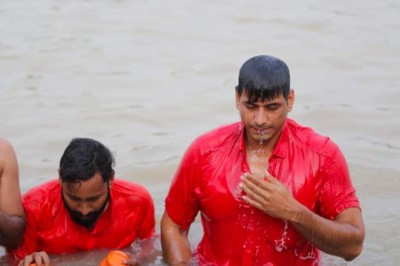 विधायक देवेंद्र यादव ने दुर्ग शिवनाथ नदी से देवबलोदा तक कावड़ यात्रा