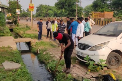 गौरव पथ के किनारे अवैध अतिक्रमण हटाने आयुक्त ने दिए निर्देश, जलजनित बीमारियों के रोकथाम एवं नियंत्रण के लिए अपनाए जाने वाले उपायों की ली जानकारी