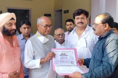 समिति के अध्यक्ष दुष्यंत दास ने दिग्विजय सिंह से की मुलाकात दिग्विजय सिंह ने दिया मांग को समर्थन