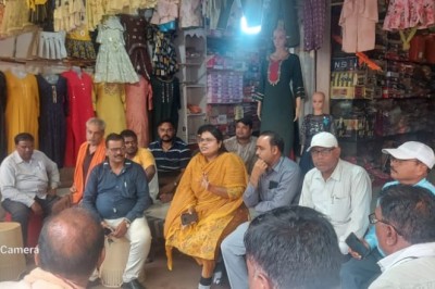 मार्केट को सुव्यवस्थित करने के दिए थे निर्देश