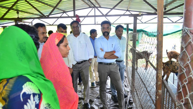 शासन की फ्लैगशिप योजनाओं के बेहतरीन क्रियान्वयन पर ध्यान देते हुए करें कार्य - जिले के प्रभारी सचिव डॉ. एस भारतीदासन