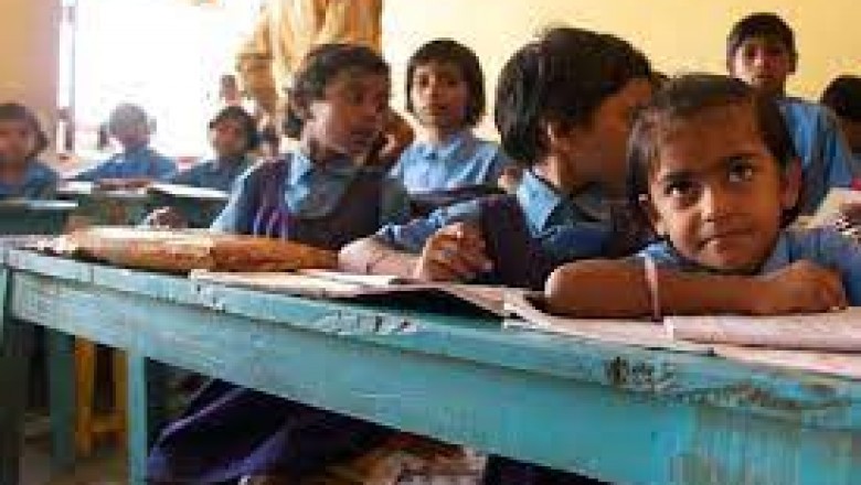 बेरहम है ये टीचर : बच्चे को बेरहमी से मारा 2 दात भी टुटा