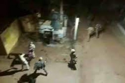 हादसे में गई छात्रा की जान, ग्रामीणों ने किया चक्काजाम, रायपुर तक लगा जाम, रात में BJP सांसद के गांव में घुसकर पुलिस ने किया लाठीचार्ज, देखें वीडियो…