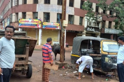 सफाई व्यवस्था दुरुस्त रहें,गली, मोहल्लों के साथ ही प्रमुख सड़कों से कचरा प्रतिदिन उठाना सुनिश्चित करें:आयुक्त