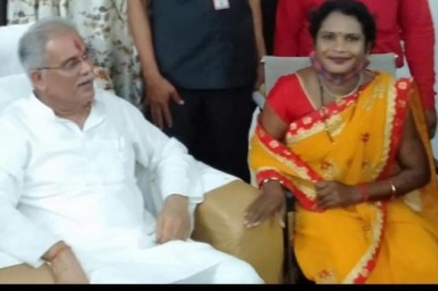 मुख्यमंत्री माननीय भूपेश बघेल जी के  जन्मदिन में  शुभकामनाएं देने पहुंची राजनांदगांव से श्रीमती पूर्णिमा नागदेवे पार्षद