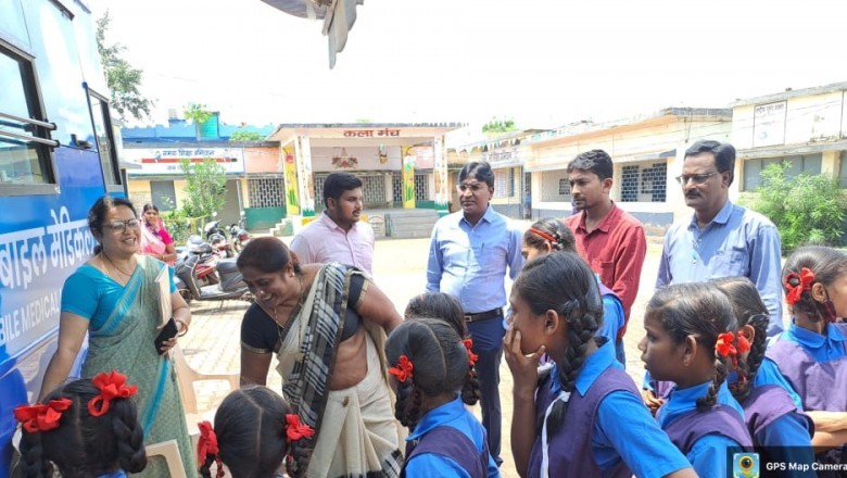 मोबाइल मेडिकल यूनिट के माध्यम से बोरसी शास. उच्चतर शाला के 450 से अधिक विद्यार्थियों का नि.शुल्क स्वास्थ्य परीक्षण किया गया: