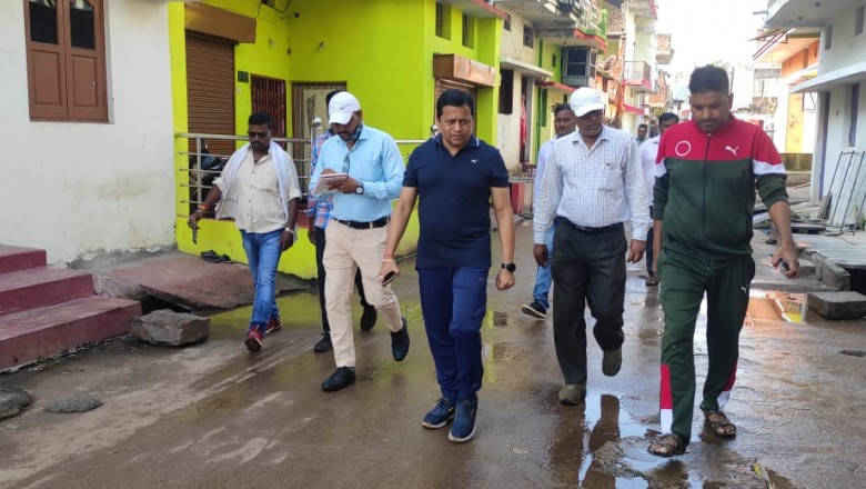 जनजागरूकता अभियान : 3 दिनों से डायरिया प्रभावित क्षेत्र में निगम की टीम मुस्तैद ;निगम आयुक्त लोकेश चंद्राकर ने पीड़ित परिवारों से की मुलाकात